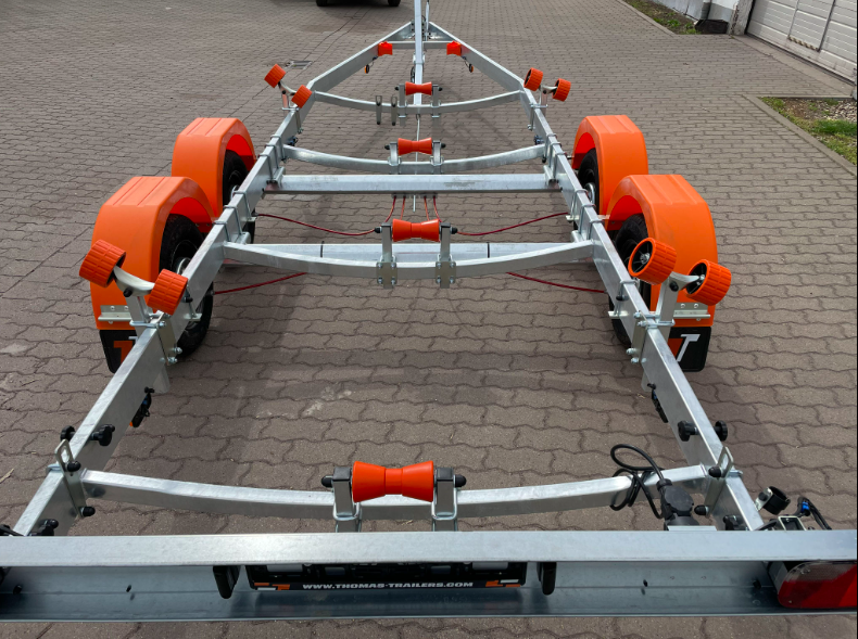 Thomas Trailer BT-2000L zGG. 2000Kg Bootstrailer - Bootstrailer Kaufen